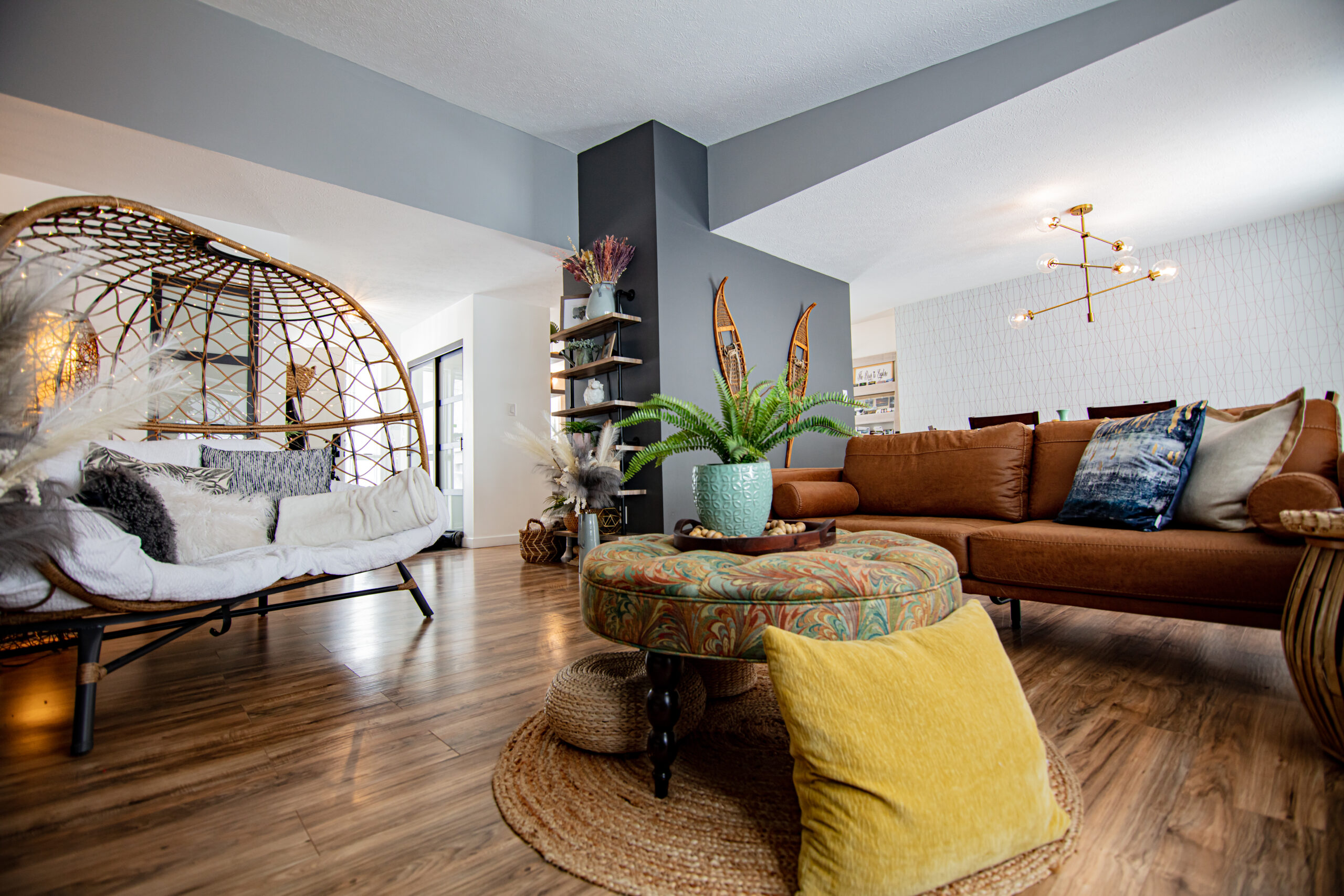 F9DBEAFE-28D2-48DF-A219-F84000E1FBD5 living room